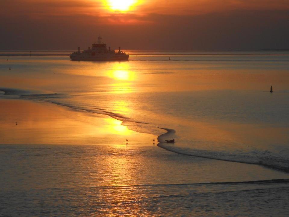 Wad'Ngeluk Villa Paesens Buitenkant foto