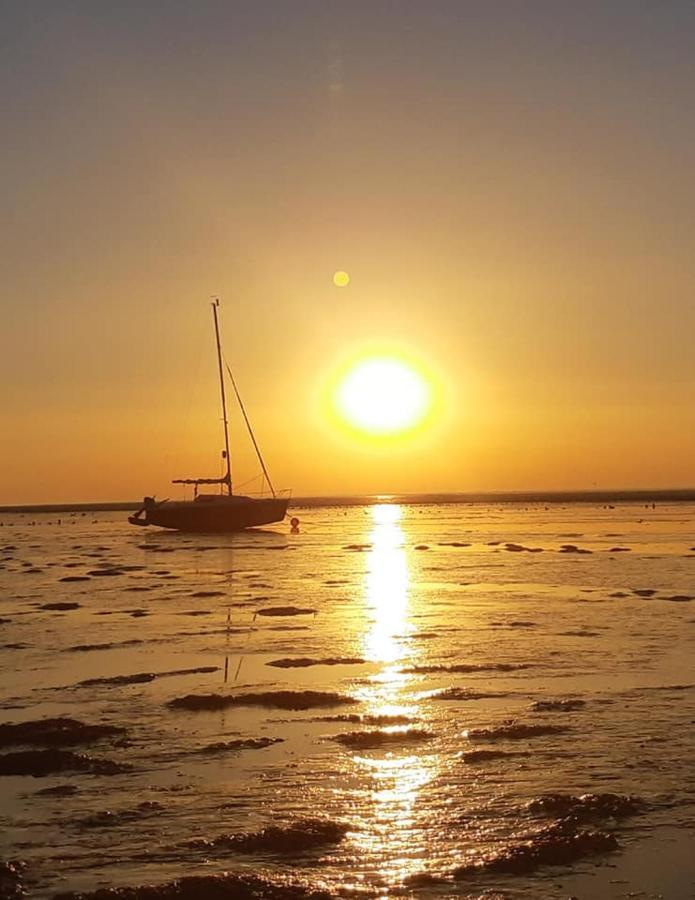 Wad'Ngeluk Villa Paesens Buitenkant foto